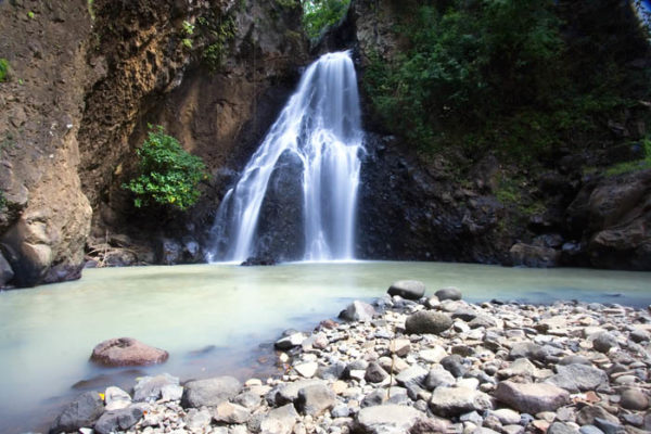 Air Terjun Singsing: Pesona Alam yang Menyegarkan di Bali