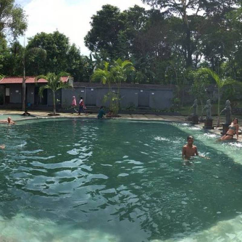 Kolam Air Panas Banyuwedang: Destinasi Wisata Kesehatan di Buleleng, Bali Kolam Air Panas Banyuwedang: Destinasi Wisata Kesehatan di Buleleng, Bali